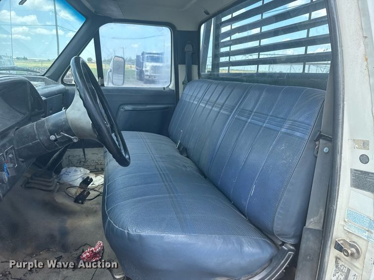 image for item HI9310 1990 Ford F450 Super Duty flatbed truck