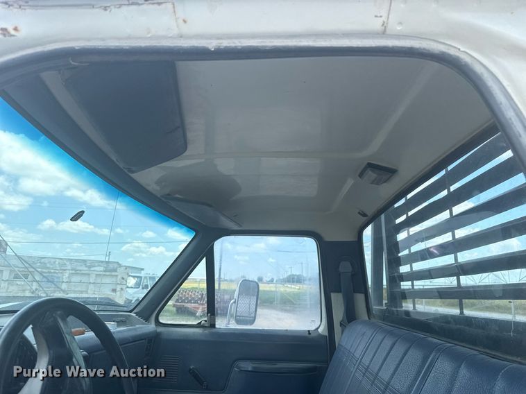 image for item HI9310 1990 Ford F450 Super Duty flatbed truck