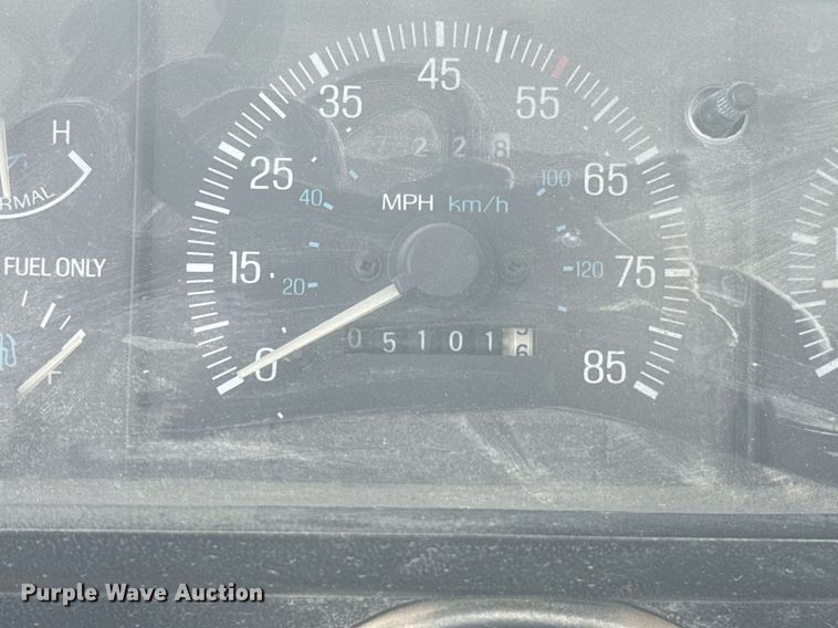 image for item HI9310 1990 Ford F450 Super Duty flatbed truck