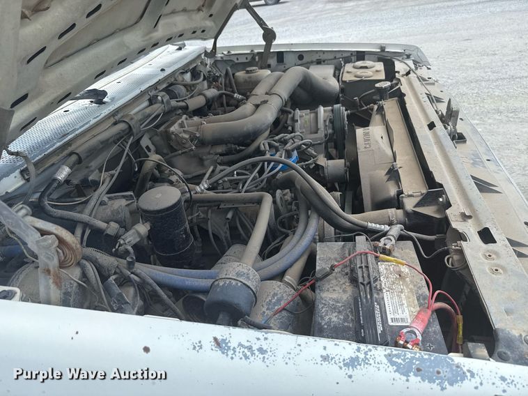 image for item HI9310 1990 Ford F450 Super Duty flatbed truck