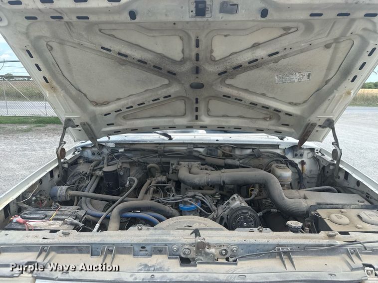 image for item HI9310 1990 Ford F450 Super Duty flatbed truck