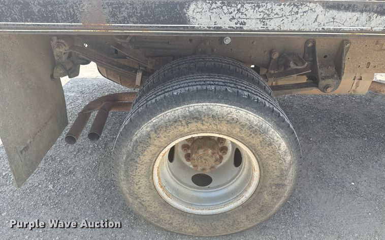 image for item HI9310 1990 Ford F450 Super Duty flatbed truck