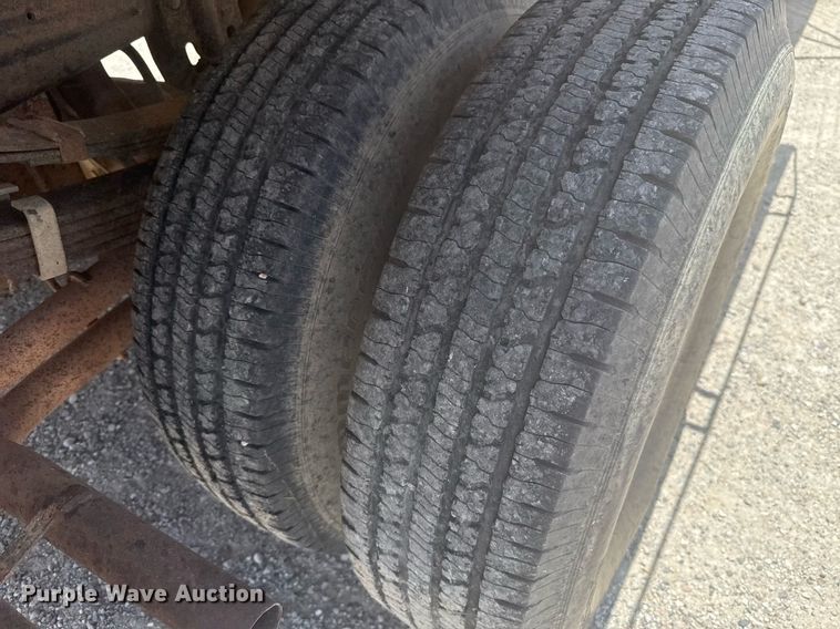 image for item HI9310 1990 Ford F450 Super Duty flatbed truck