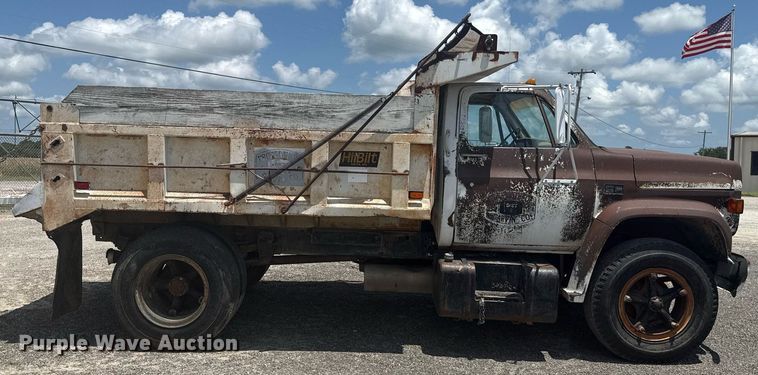 image for item HI9311 1986 Chevrolet C70 dump truck