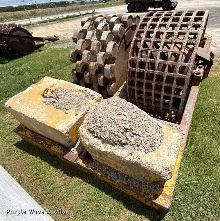 image for item HI9312 Hyster combination double drum roller