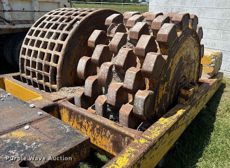 image for item HI9312 Hyster combination double drum roller