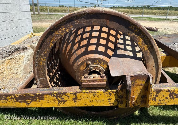 image for item HI9312 Hyster combination double drum roller