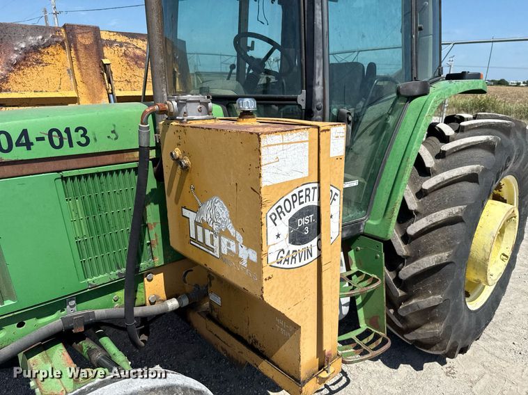 image for item HI9315 2001 John Deere 6405 tractor