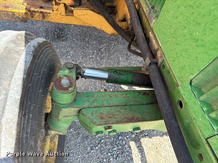 image for item HI9315 2001 John Deere 6405 tractor