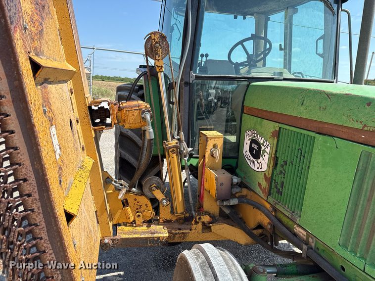 image for item HI9315 2001 John Deere 6405 tractor