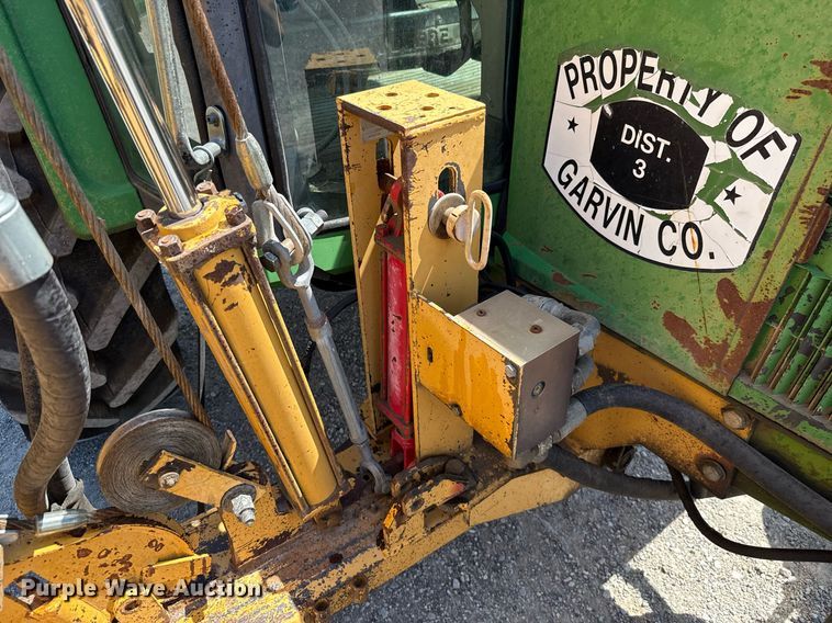 image for item HI9315 2001 John Deere 6405 tractor