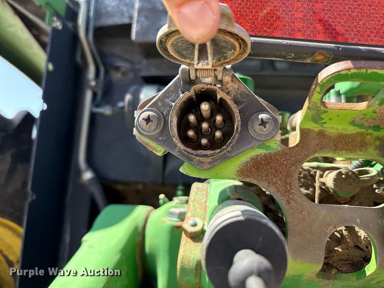 image for item HI9315 2001 John Deere 6405 tractor