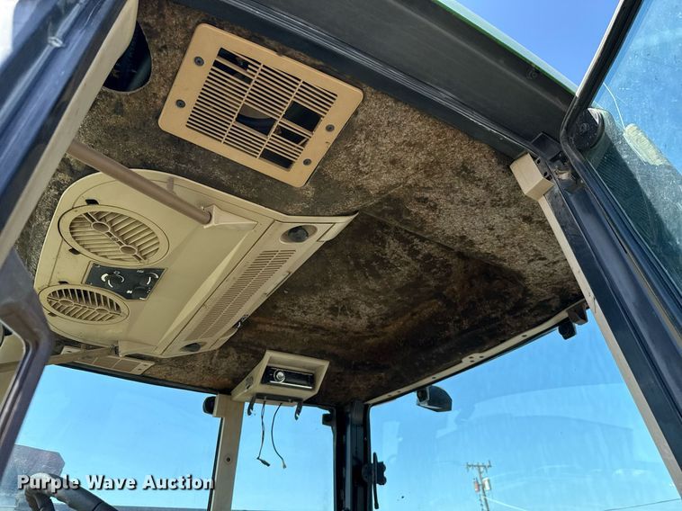 image for item HI9315 2001 John Deere 6405 tractor