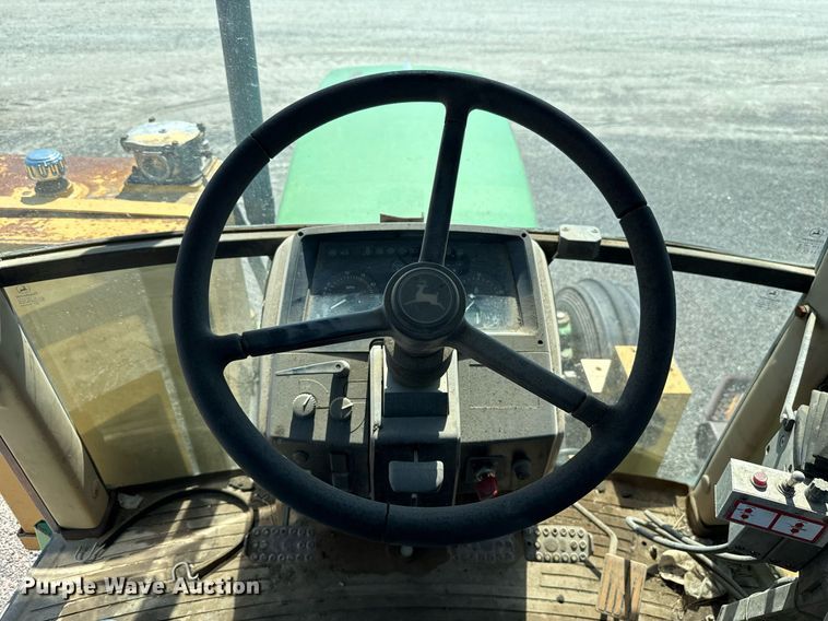 image for item HI9315 2001 John Deere 6405 tractor