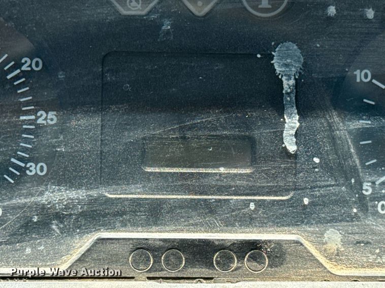 image for item HI9315 2001 John Deere 6405 tractor