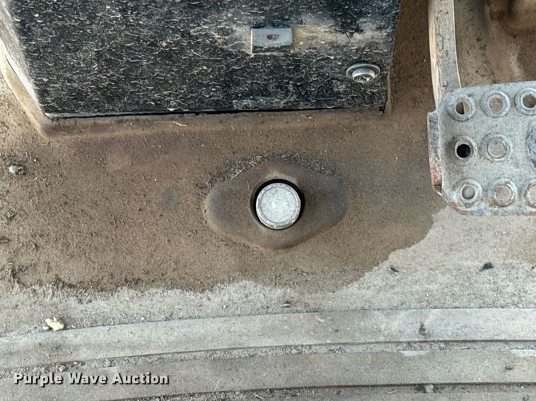 image for item HI9315 2001 John Deere 6405 tractor