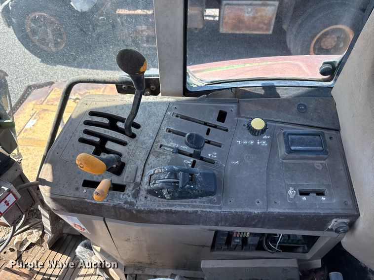 image for item HI9315 2001 John Deere 6405 tractor