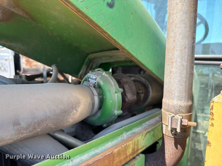 image for item HI9315 2001 John Deere 6405 tractor