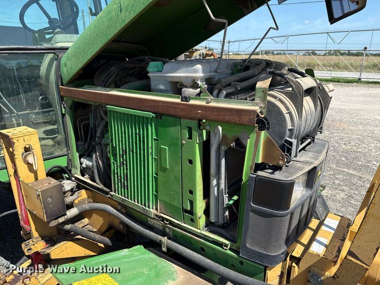 image for item HI9315 2001 John Deere 6405 tractor