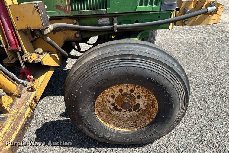 image for item HI9315 2001 John Deere 6405 tractor