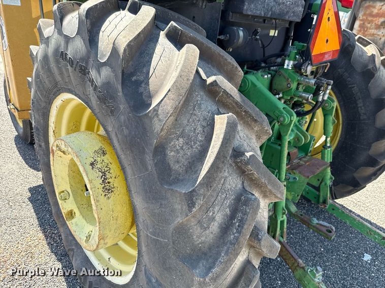 image for item HI9315 2001 John Deere 6405 tractor