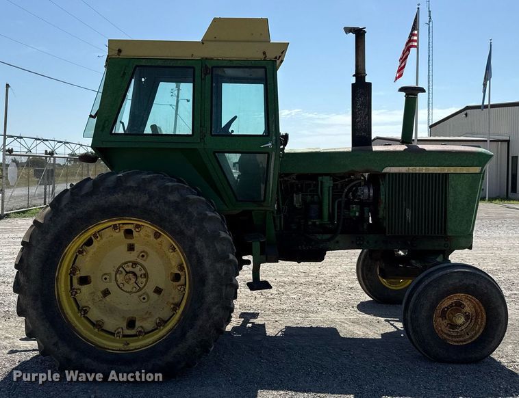 image for item HI9316 1970 John Deere 4520 tractor