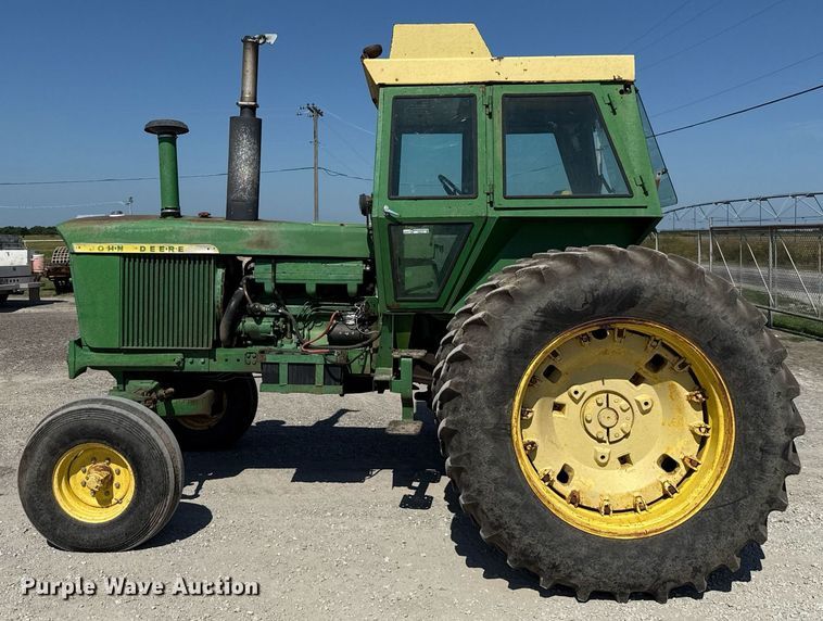 image for item HI9316 1970 John Deere 4520 tractor