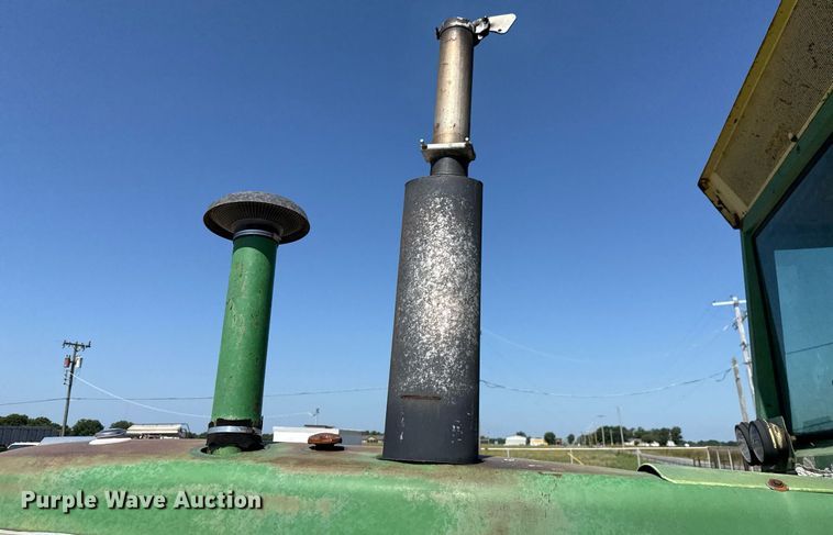 image for item HI9316 1970 John Deere 4520 tractor