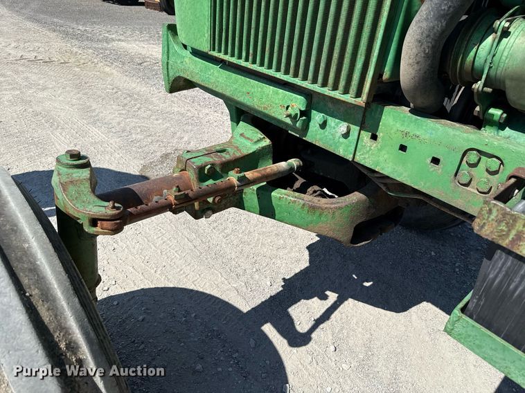 image for item HI9316 1970 John Deere 4520 tractor