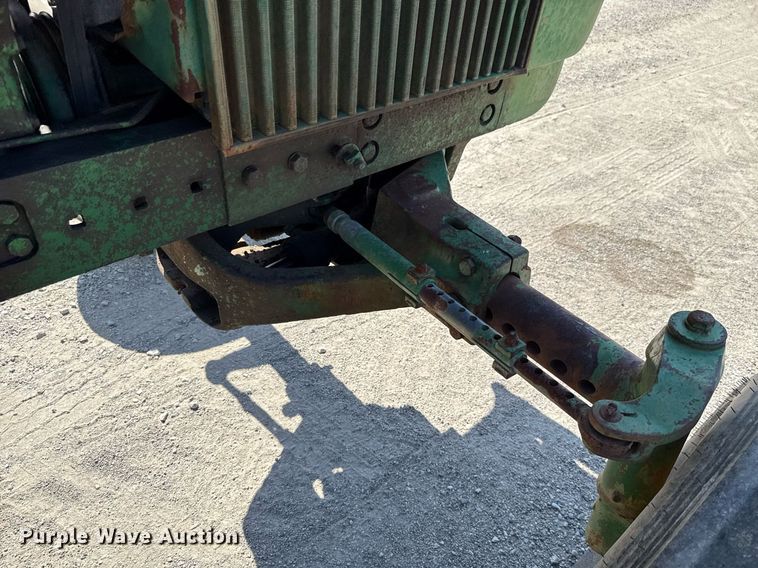 image for item HI9316 1970 John Deere 4520 tractor