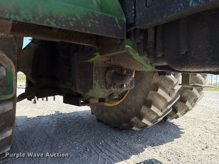 image for item HI9316 1970 John Deere 4520 tractor