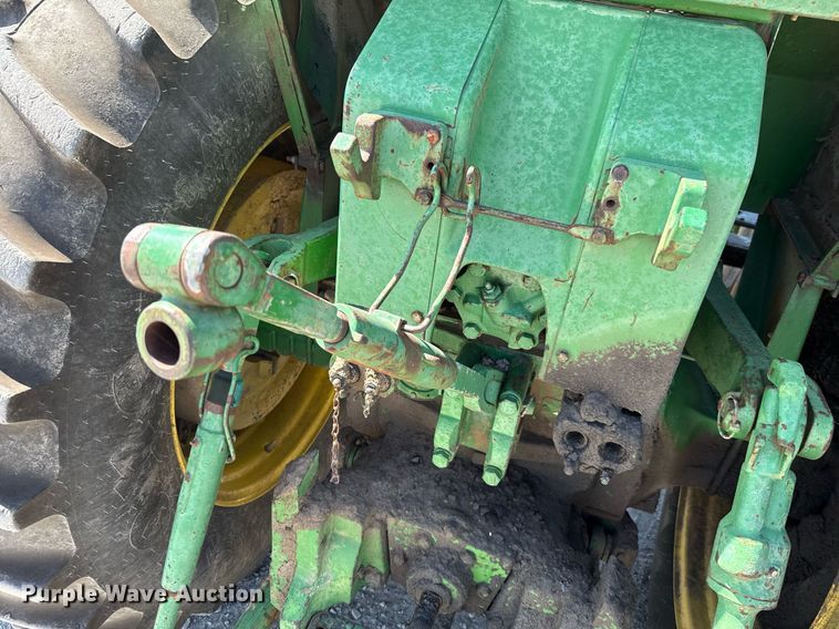 image for item HI9316 1970 John Deere 4520 tractor