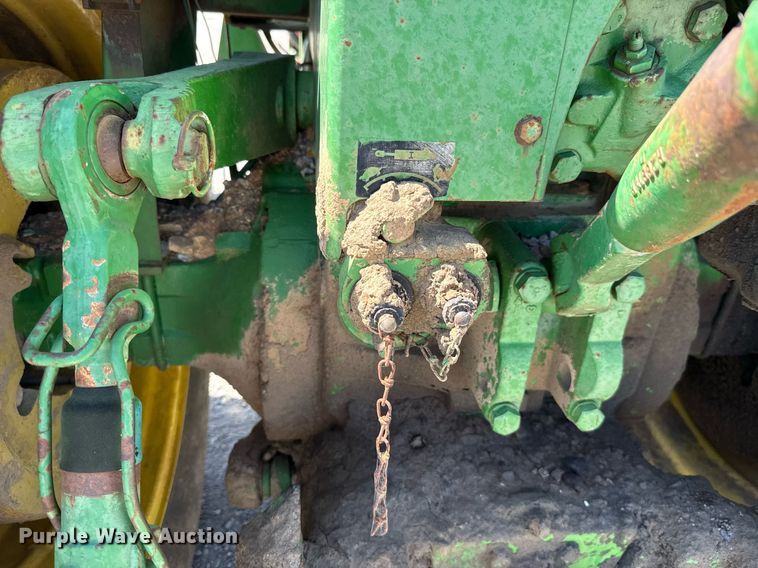 image for item HI9316 1970 John Deere 4520 tractor