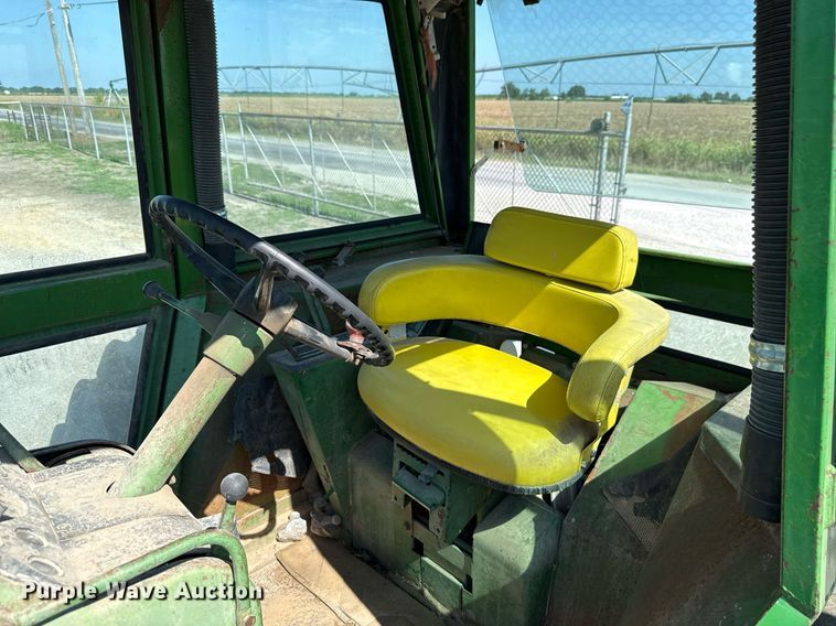 image for item HI9316 1970 John Deere 4520 tractor