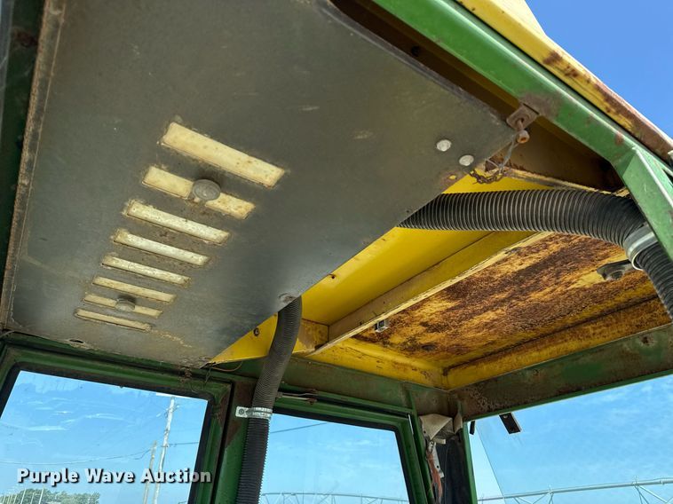 image for item HI9316 1970 John Deere 4520 tractor