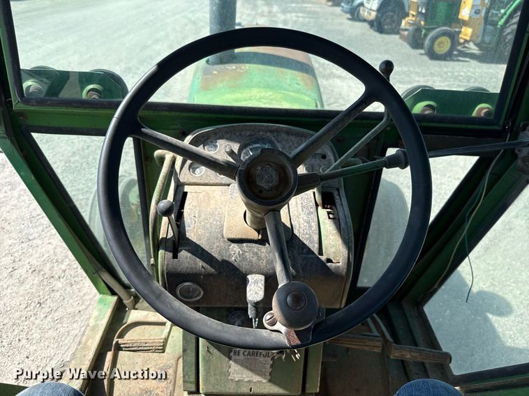 image for item HI9316 1970 John Deere 4520 tractor