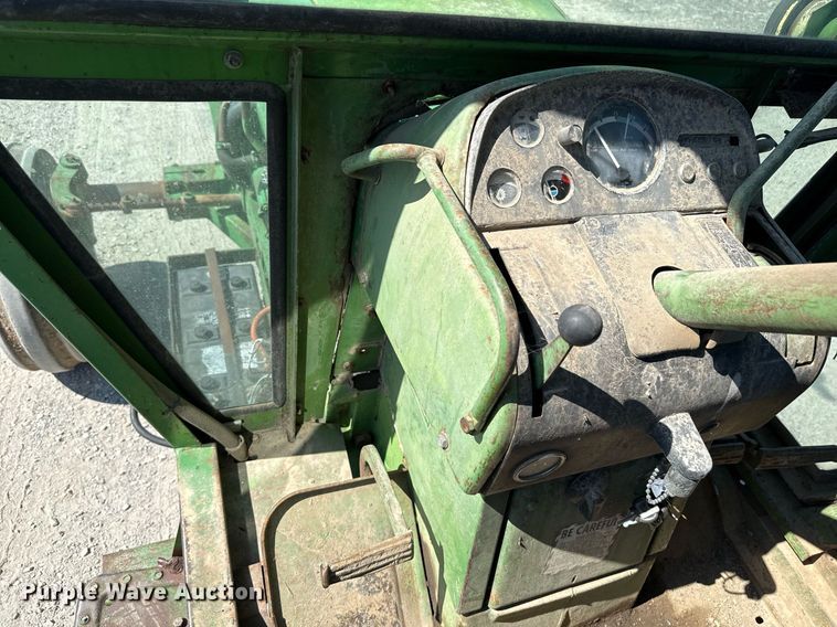 image for item HI9316 1970 John Deere 4520 tractor