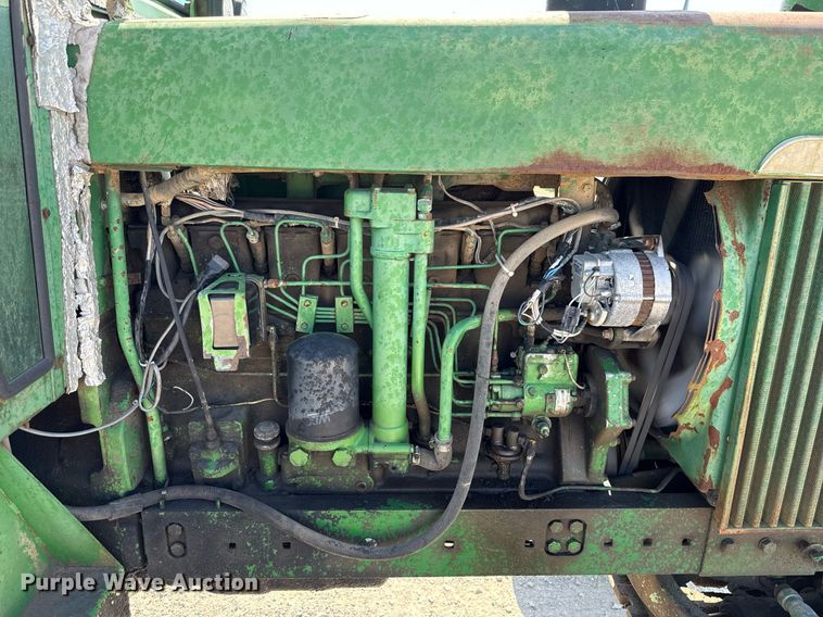 image for item HI9316 1970 John Deere 4520 tractor