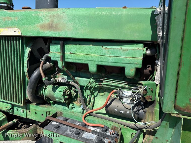 image for item HI9316 1970 John Deere 4520 tractor