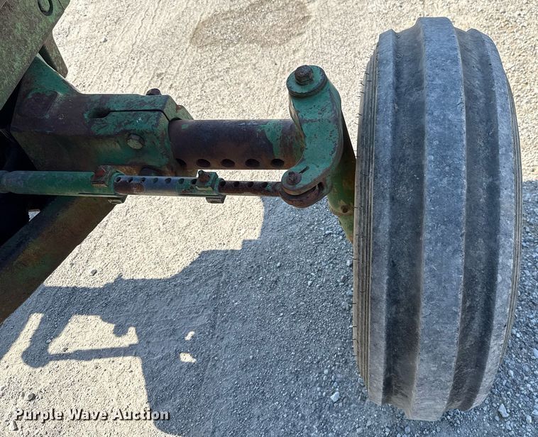 image for item HI9316 1970 John Deere 4520 tractor