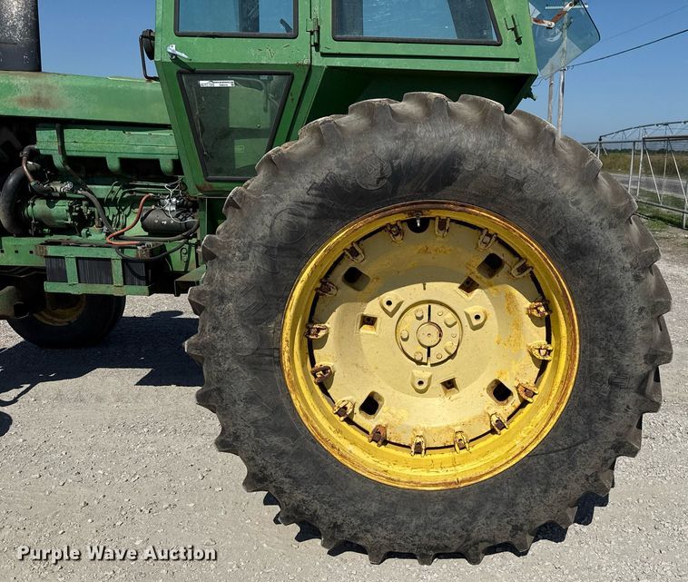 image for item HI9316 1970 John Deere 4520 tractor