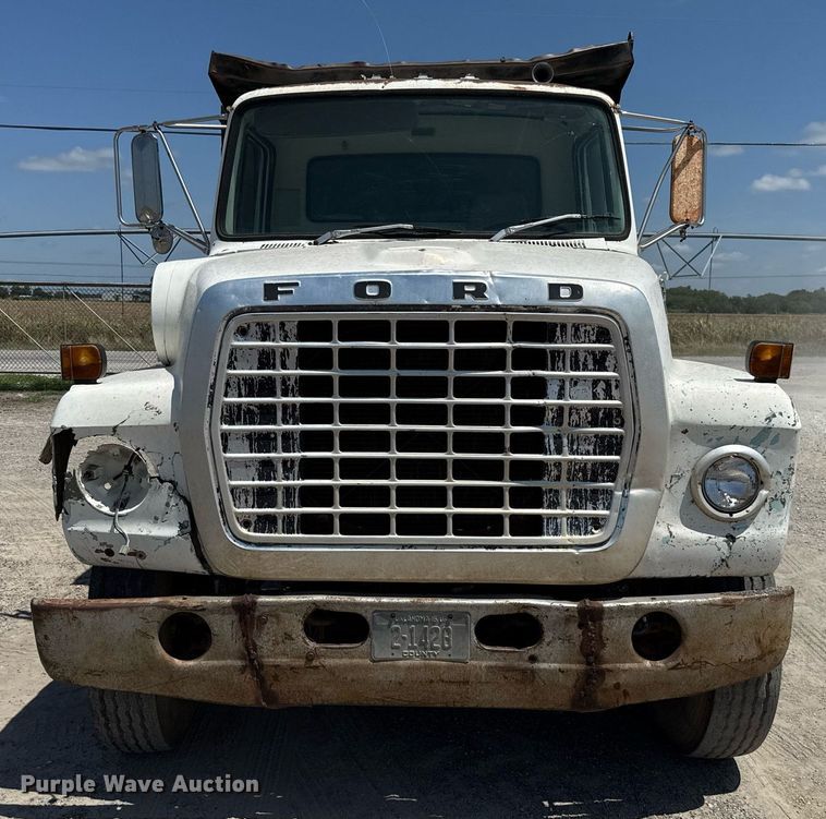 image for item HI9317 1980 Ford 8000 dump truck