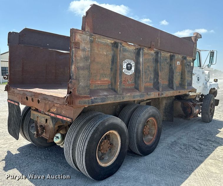 image for item HI9317 1980 Ford 8000 dump truck