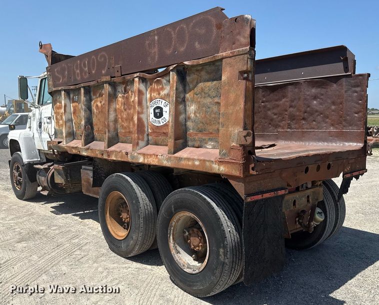 image for item HI9317 1980 Ford 8000 dump truck
