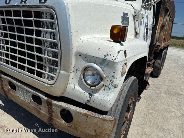 image for item HI9317 1980 Ford 8000 dump truck