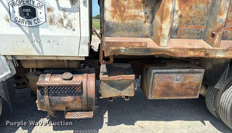 image for item HI9317 1980 Ford 8000 dump truck