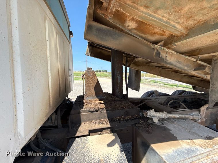 image for item HI9317 1980 Ford 8000 dump truck