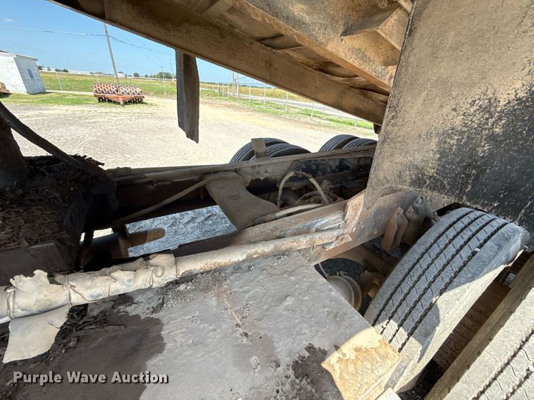 image for item HI9317 1980 Ford 8000 dump truck