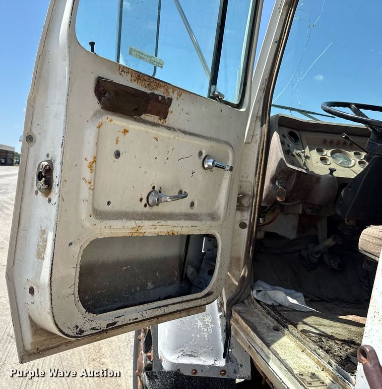 image for item HI9317 1980 Ford 8000 dump truck