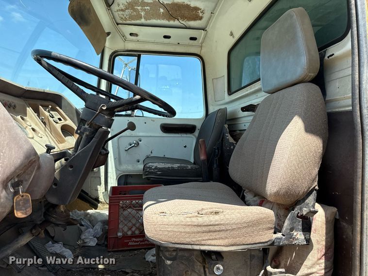 image for item HI9317 1980 Ford 8000 dump truck